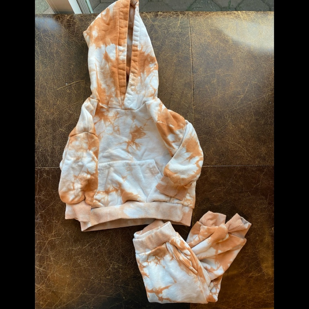Baby barn organics. Tie dye hoodie and Joggers. 6-12 months. Like new